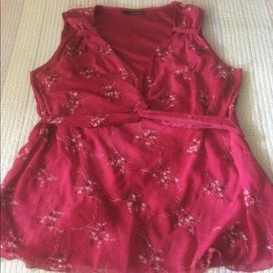 Pretty sleeveless blouse with tie at waist sz 18